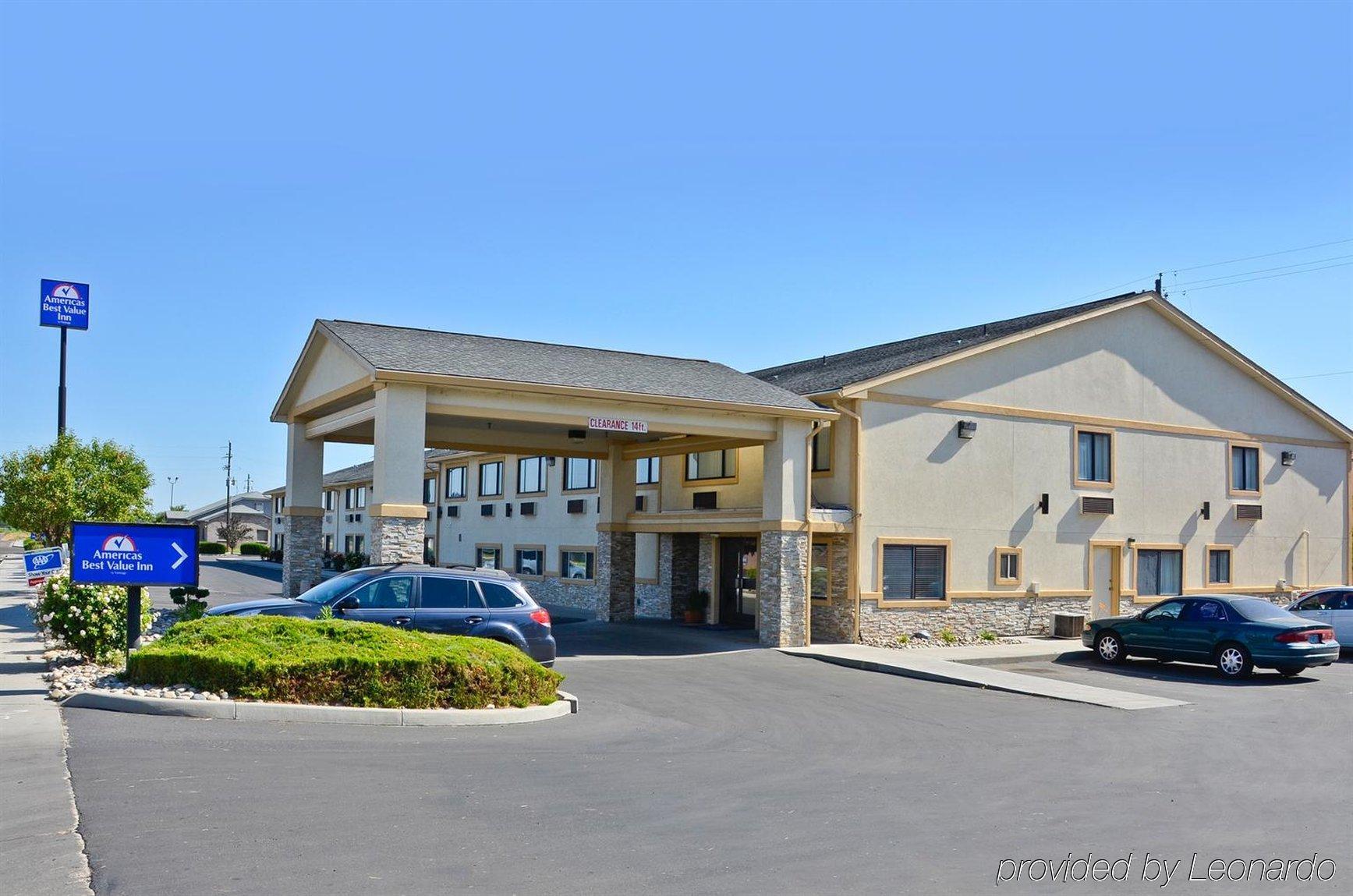 Red Lion & Hotel